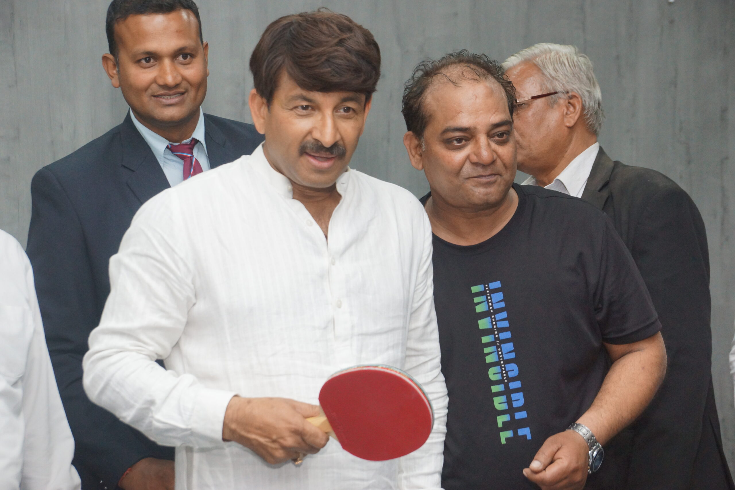 member of lok sabha, manoj tiwari playing table tennis with lawyers at THC